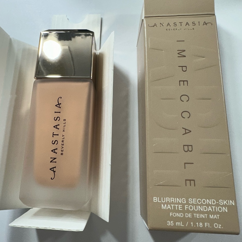 [NWT] Anastasia Beverly Hills Blurring Second-Skin Matte Foundation in 3CP